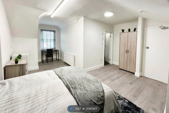 Room, Ilkeston photo 2