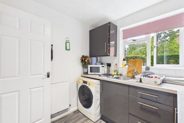 27, Hay Leaze, Yate, Bristol photo 5