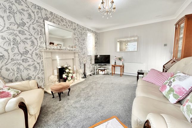 12, Brades Avenue, Thornton photo 4