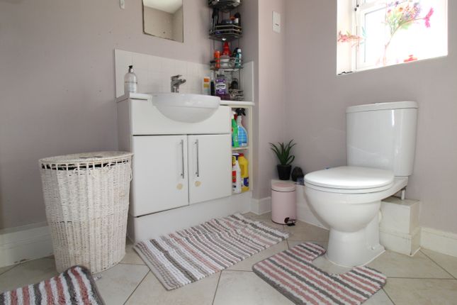 1, Ashmount Crescent, Slough photo 5