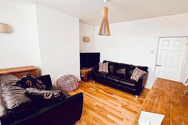 303, Midland Road, Royston photo 3