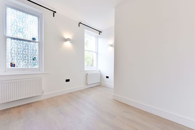 2 Montpelier Road, W5, Ealing photo 3