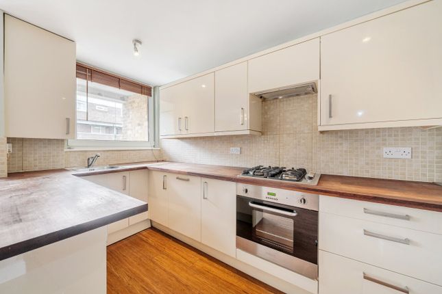 5, Lydney Close, Southfields photo 2