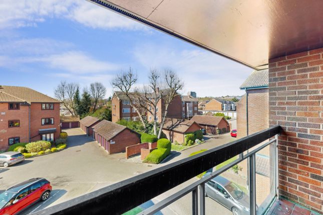 Flat 9, Sandown Court, 24, Marsh Lane, Stanmore photo 4