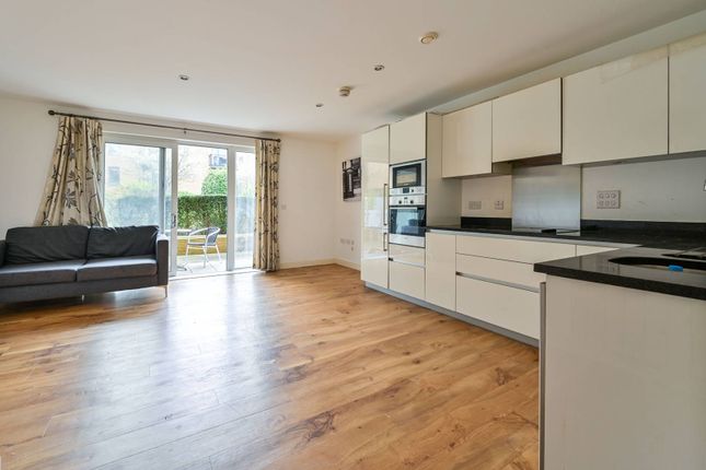 Flat for sale in Meadowside, Kidbrooke, London