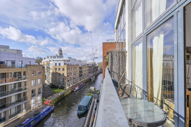 Flat to rent in Andersens Wharf, Limehouse, London