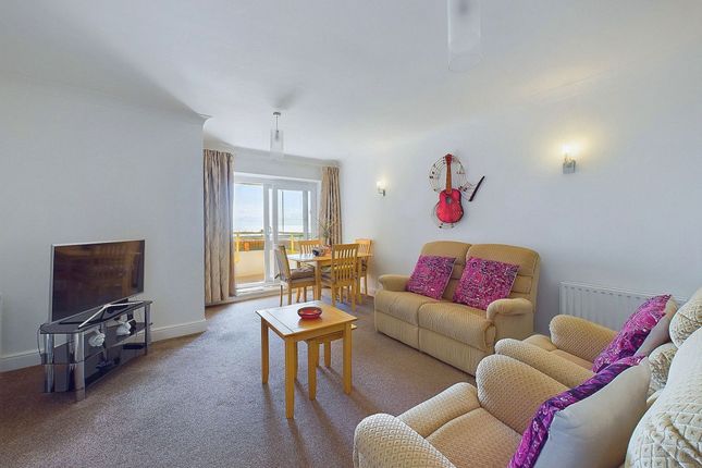 Flat 24, Capelia House 18-21 West Parade, Worthing photo 3
