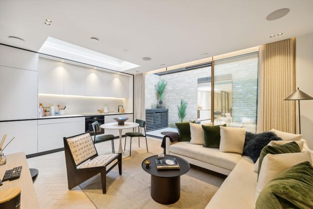 8, Park Crescent, London photo 3