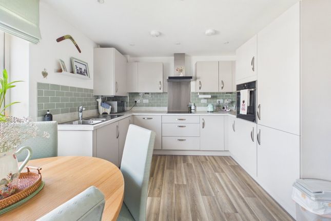 11, Severn Bore Close, Gloucestershire photo 3