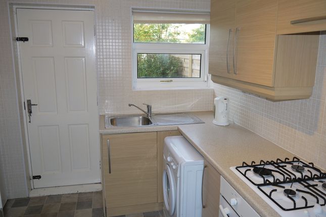 Terraced house to rent in Queens Crescent, Upton