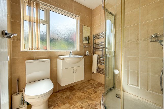 34, Tunnacliffe Road, Huddersfield photo 4