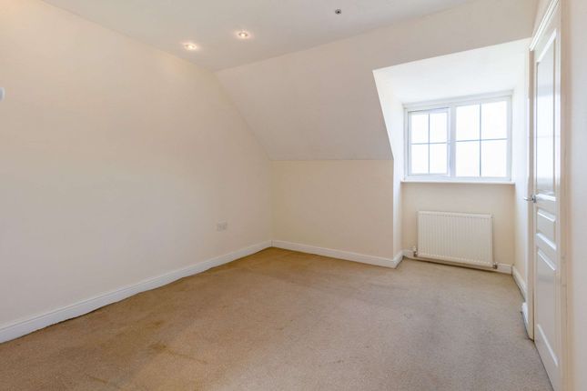 Town house for sale in Upper Fawth Close, Bradford