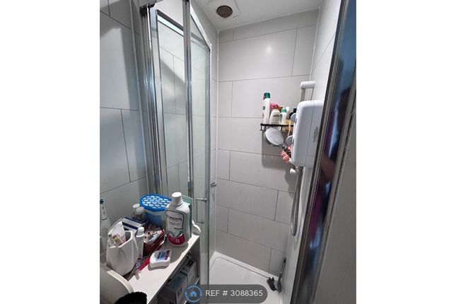 Flat, Watford photo 2