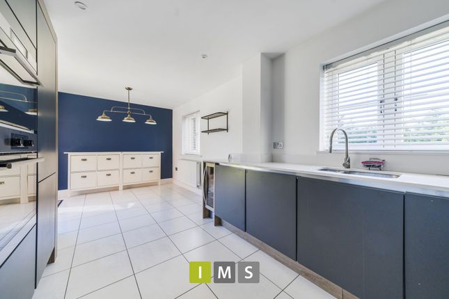 10 Cooper Close, Bicester photo 3