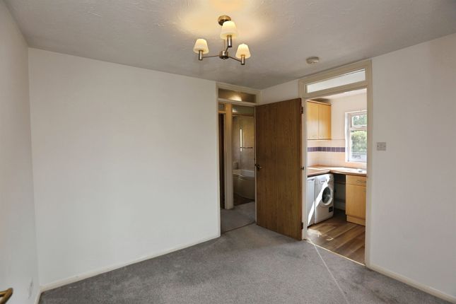 7, Primrose Way, Southampton photo 3