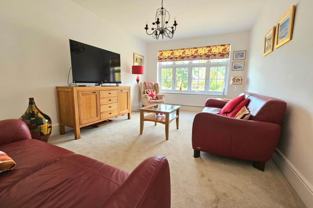 30, Nelmes Way, Berkeley photo 4