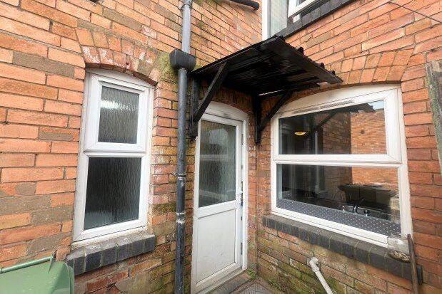 Thumbnail Flat to rent in Mount Pleasant, Redditch