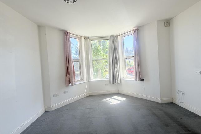 Flat 2, 8, Dalby Square, Margate photo 4