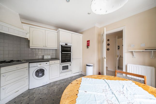 21, The Chyne, Buckinghamshire photo 4