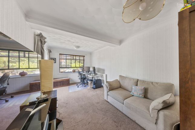 10 Burnsall Avenue, Warrington photo 4