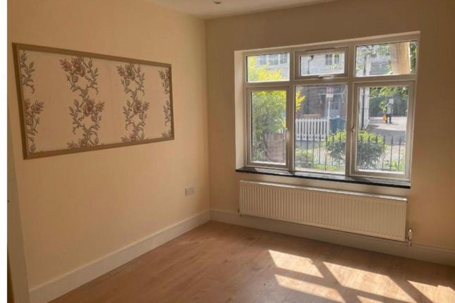 Thumbnail Flat to rent in Glebe Road, Stanmore
