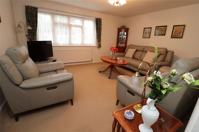 7, Aylesbeare, Southend-on-Sea photo 4