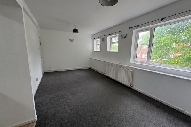 87, Trinity Avenue, Northampton photo 3