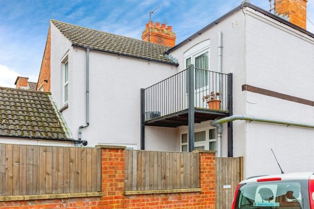 End terrace house for sale in Robinson Road, Rushden
