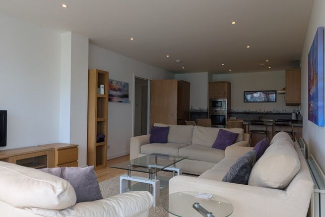 8/5, Western Harbour Terrace, Edinburgh photo 3