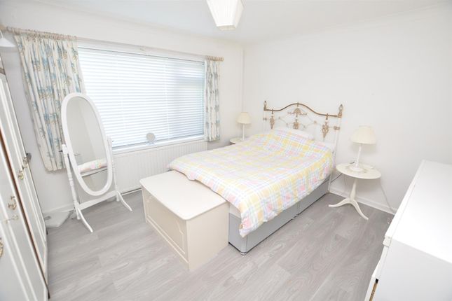 18, Llysmorfa, Carmarthen photo 3
