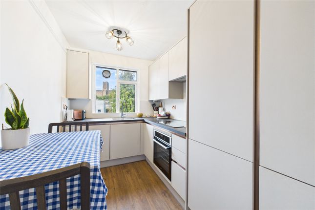 Flat 2, 44, Madrid Road, Guildford photo 2