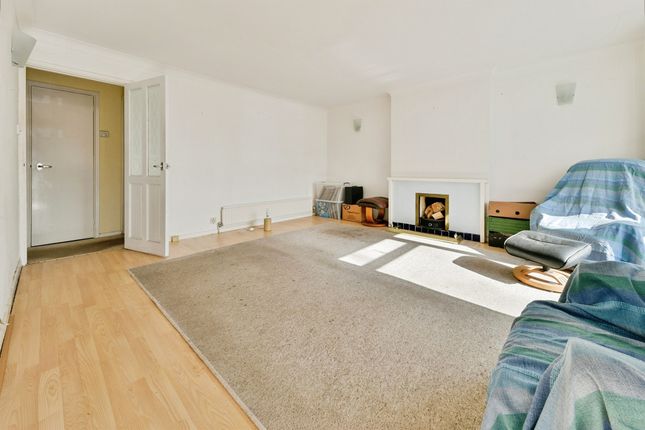 7, Tudor Court, Hitchin photo 5