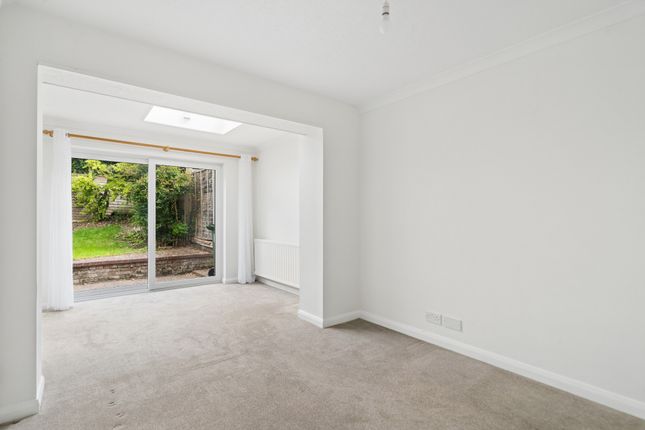 9 Highover Park, Amersham photo 4