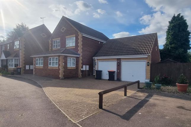 Thumbnail Semi-detached house for sale in Poynters Road, Dunstable, Bedfordshire