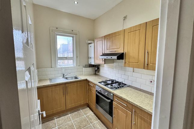 6, Byton Road, London photo 3