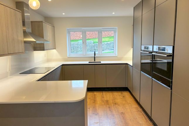 8, Bradshaw Close, Guestling photo 2