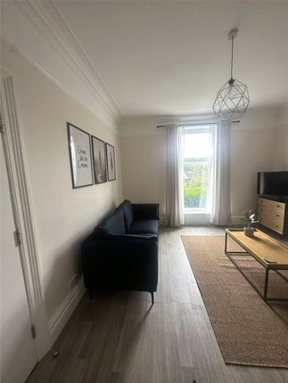 3 Woodthorpe Terrace, Huddersfield photo 5