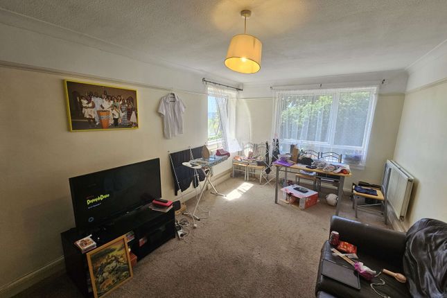 10 Richmond Court, Luton photo 5