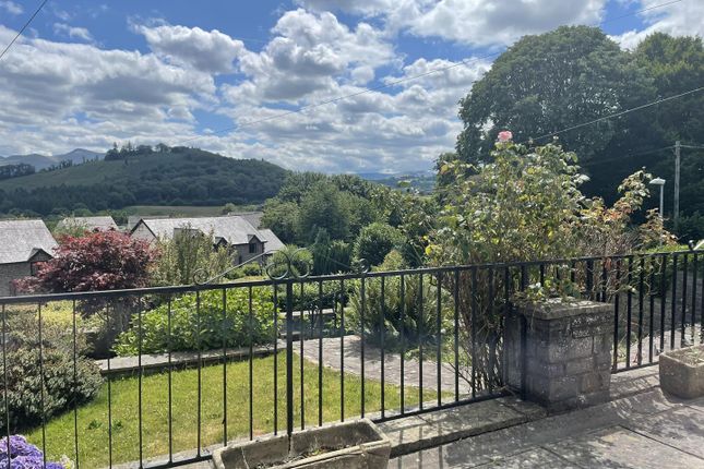 8 Glanllyn, Brecon photo 3