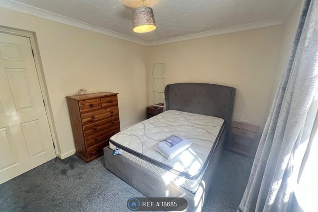 Flat, Benedict Court Monk St, Abergavenny photo 4