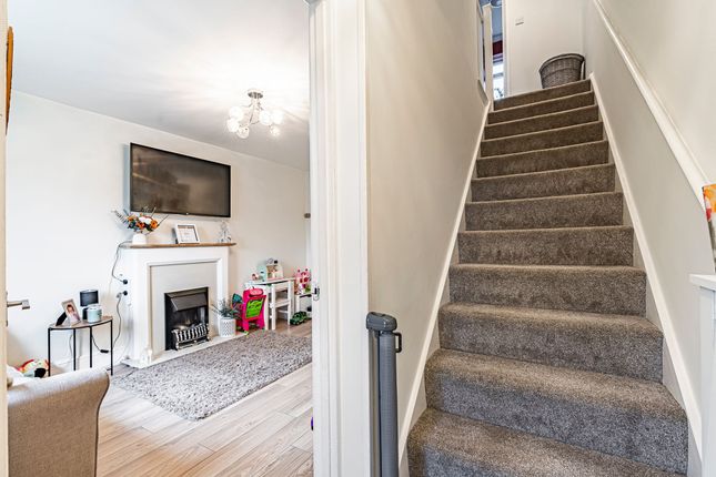 36 Pen Yr Eglwys, Pontypridd photo 2