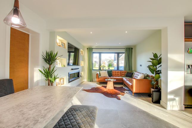 5, Knightwood Close, Christchurch photo 3