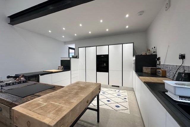 Kitchen.Jpg