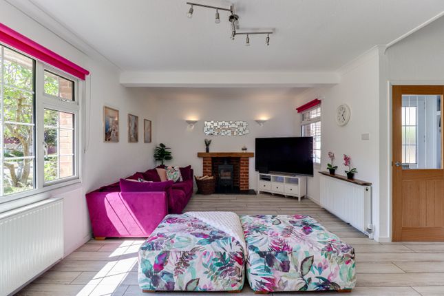 37, Beacon Hill, Lingfield, Surrrey photo 5