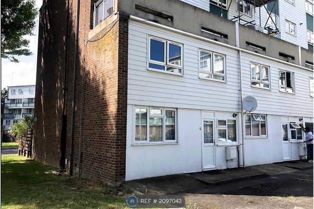 Thumbnail Maisonette to rent in Staincliffe House, Sutton