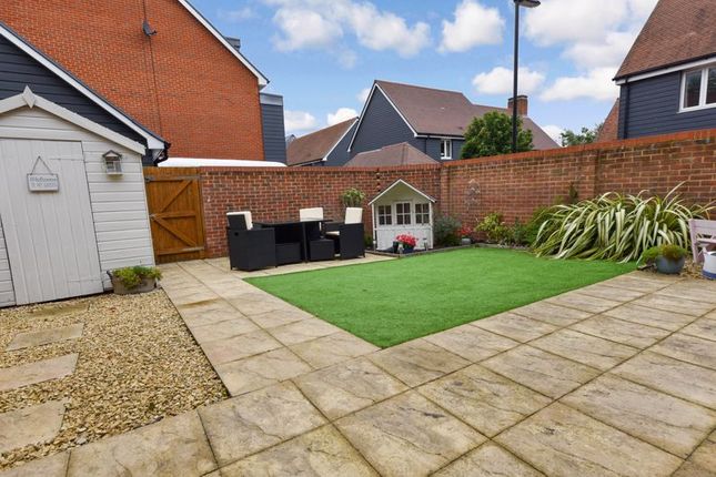 1, Gardener Close, Waterlooville photo 3