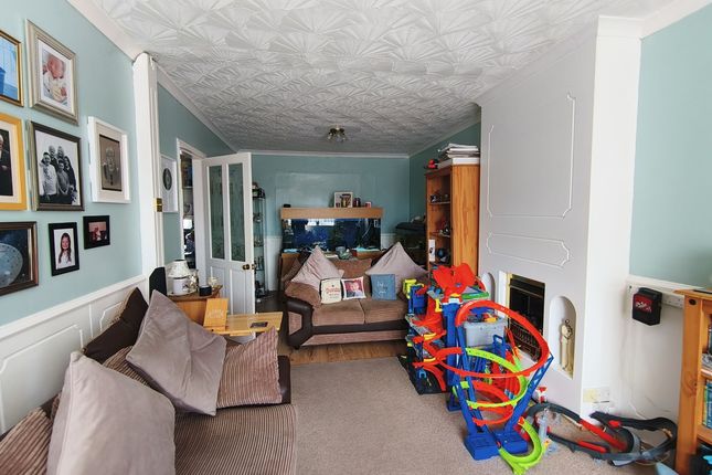 25, Warwick Place, Peterlee photo 3