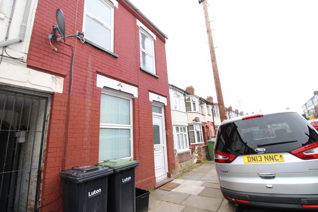 Terraced house to rent in Harcourt Street, Luton