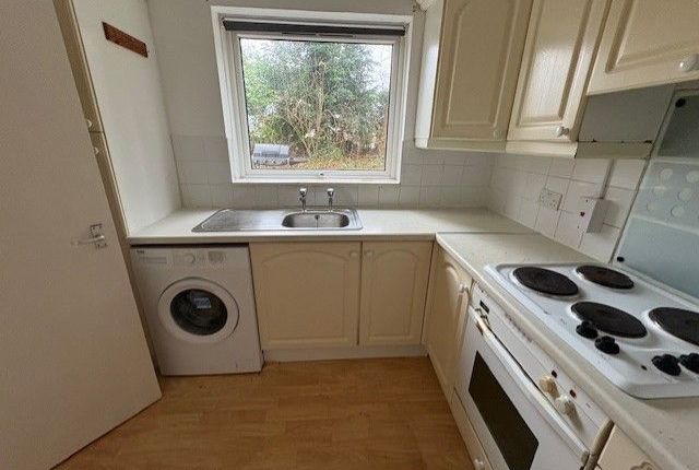 30 Princes Court, Dunstable photo 2