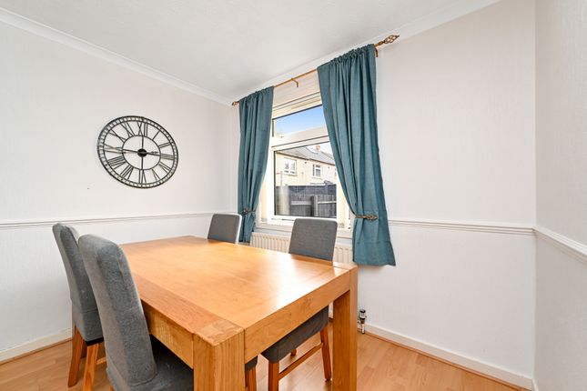 6, Rowan Gardens, Bonnyrigg photo 4